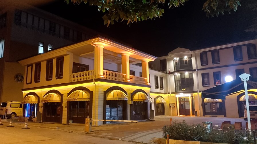 Yeni Yüzüyle Belediye Hizmet Binamız