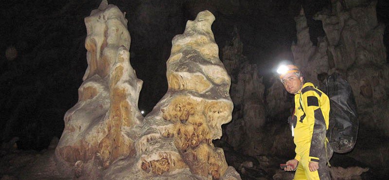 Gavur İni Mağarası