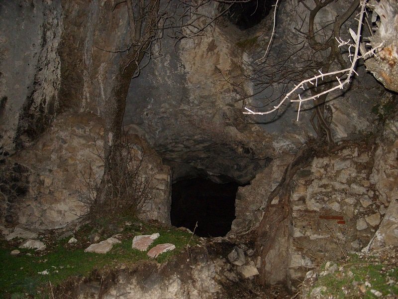 Gavur İni Mağarası Görseli